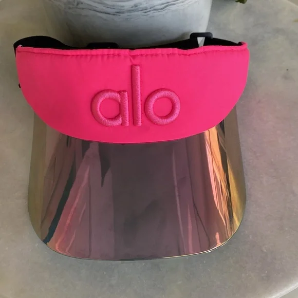 ALO Yoga | Accessories | Alo Airlift Solar Hot Pink Visor  display picture 2
